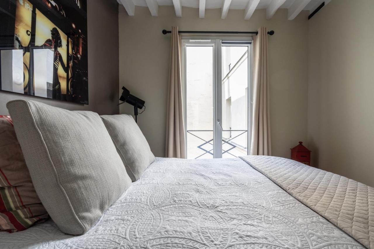 Room In Apartment - Cosy Place In The Hear Of Παρίσι Εξωτερικό φωτογραφία